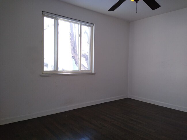 Building Photo - 2128 Hooker St