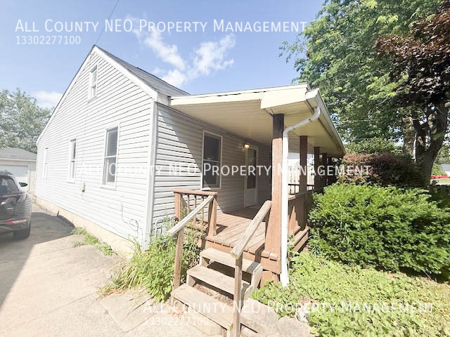 Building Photo - 1301 Benton St