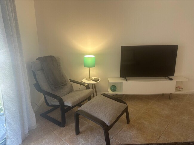 Building Photo - 251 S Cypress Rd