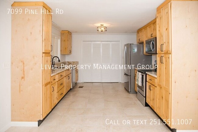 Building Photo - 7099 Pinehill Rd