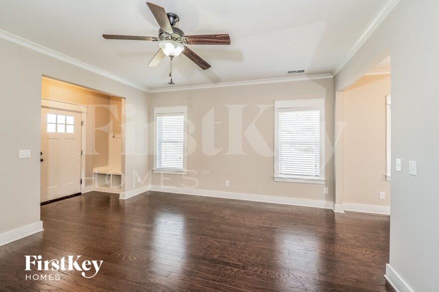 Building Photo - 1470 Woodridge Pl