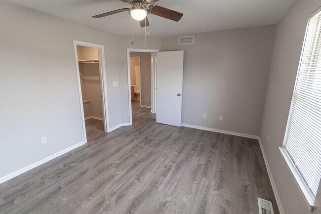 Building Photo - 5211 Currituck Ln