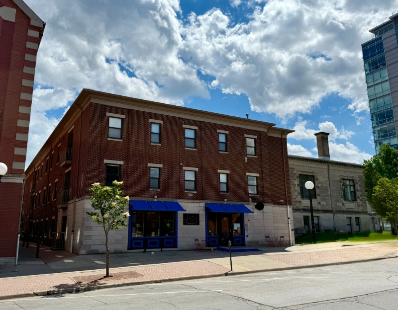 Building Photo - 307 E College St