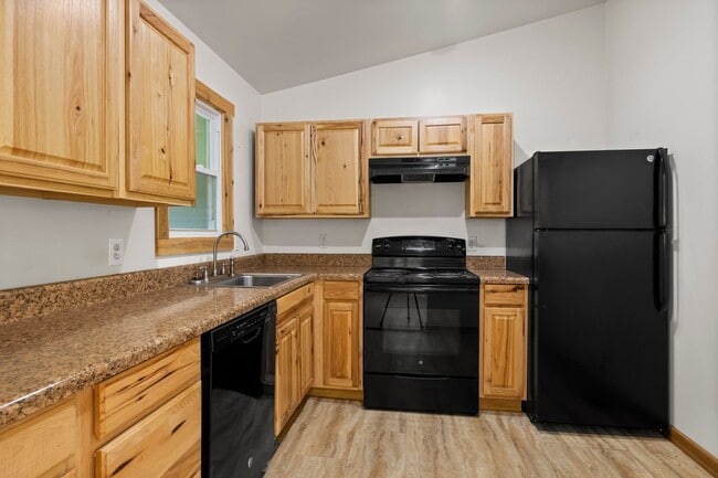 Building Photo - Unique 2-Bedroom, 1-Bathroom with Loft Spa...