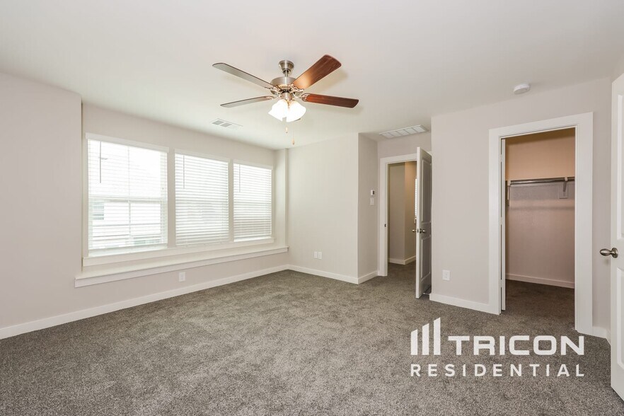 Building Photo - 305 Northall Ct