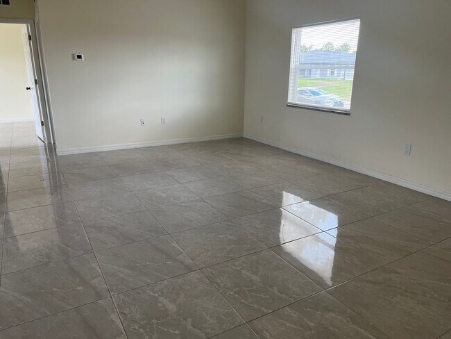 Building Photo - Available Now----3br 2ba Single Family hom...