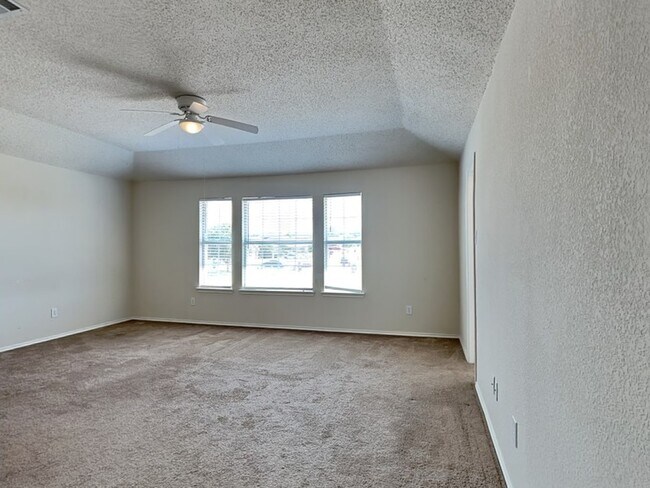 Building Photo - 6518 Ashland Dr