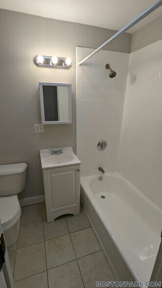 Building Photo - 98 Woodledge St