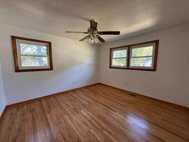 Building Photo - Three Bedroom Ranch