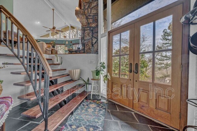 Building Photo - 373 Laredo Dr