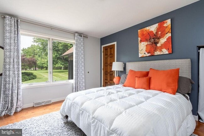 Building Photo - 125 Edison Furlong Rd