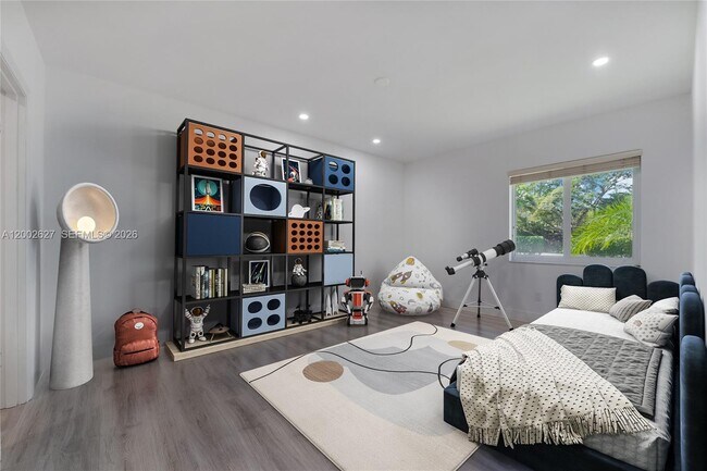 Building Photo - 11401 SW 67th Ave