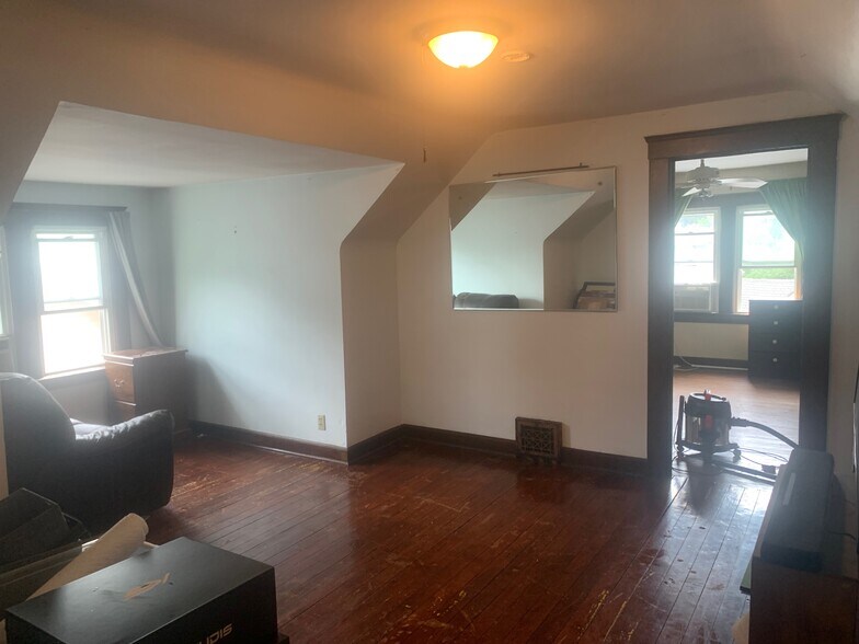 Living Room - 1209 Bonnieview Ave