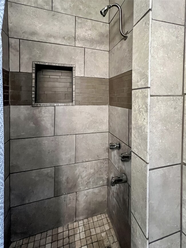 Building Photo - 6347 Limestone St