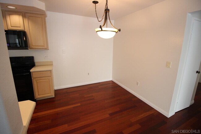 Building Photo - 6780 Friars Rd