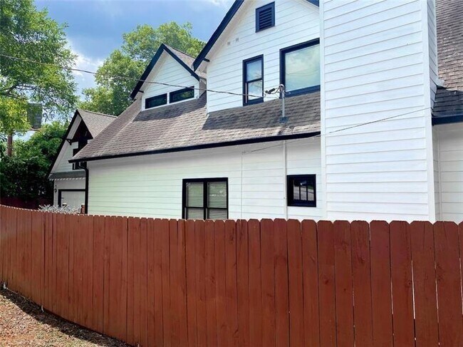 Building Photo - 286 Morgan Pl SE