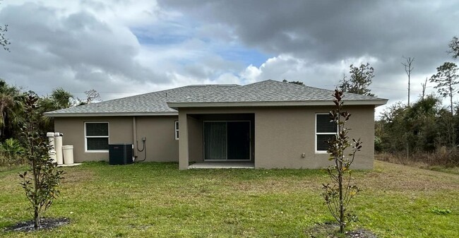 Building Photo - STUNNING BRAND NEW 4/2 HOME IN NORTH PORT