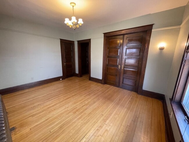 Building Photo - 715 S Phillips Ave