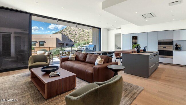 Building Photo - 4849 N Camelback Rdg Dr