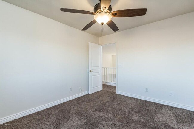 Building Photo - Charming 5 Bed 3 bath Home in Avondale