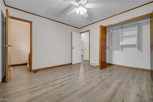 Building Photo - 15067 Rochelle Dr