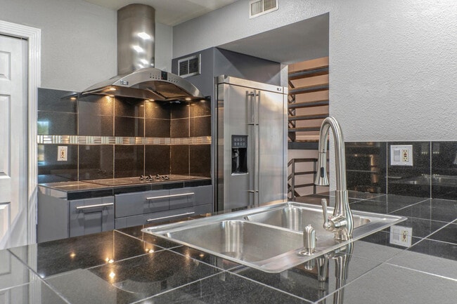 Building Photo - 7931 E San Miguel Ave