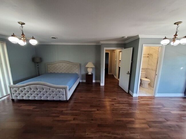 Building Photo - Sevierville 37862 - Showings begin July 11, 2026 - Fully Furnished! Long term or 3 Month Lease Co...