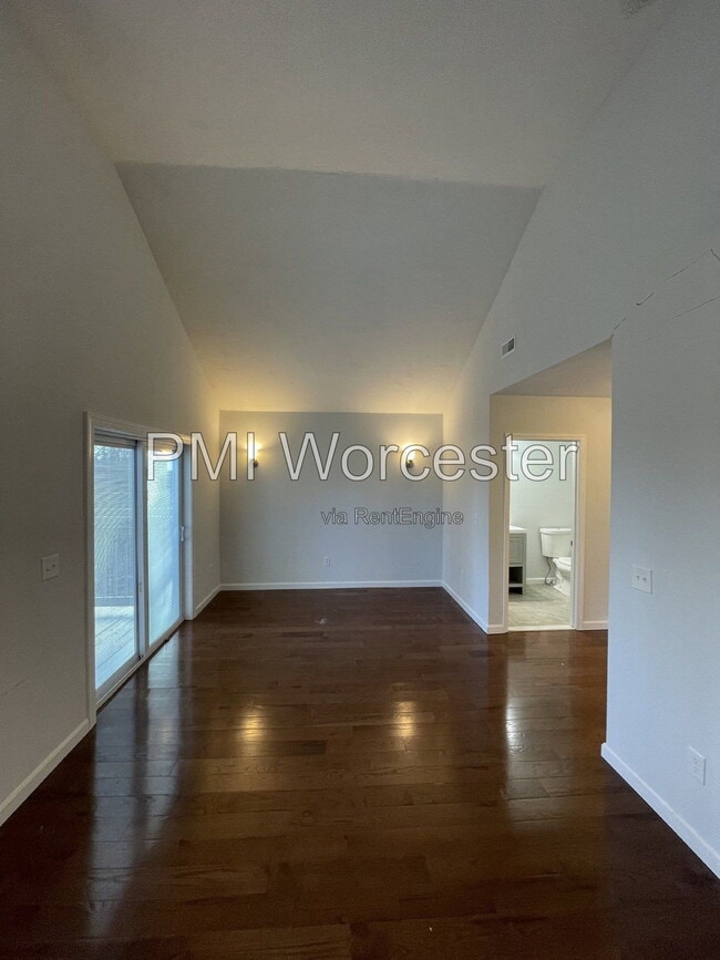 Building Photo - 14 Edgemere Blvd