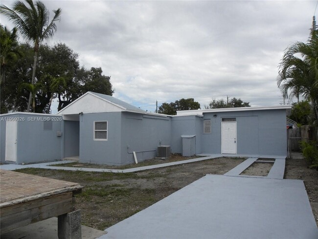 Building Photo - 25 NW 50th Ave