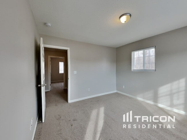 Building Photo - 7 Selsey Ct