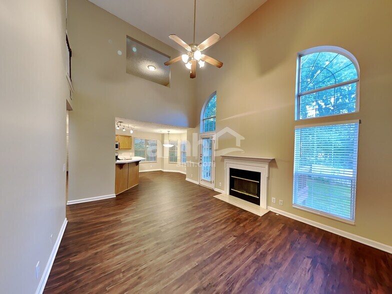 Building Photo - 3110 N Waterford Ct