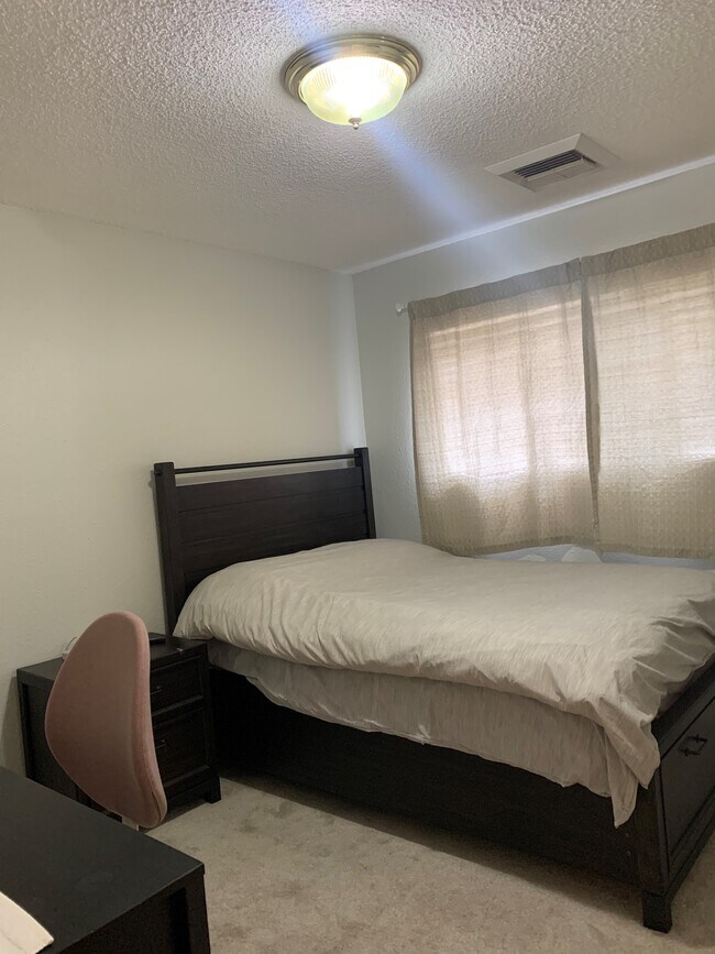 Building Photo - 938 Connie Dr