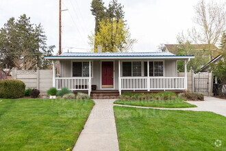 Building Photo - 2 Bedroom 2 Bathroom