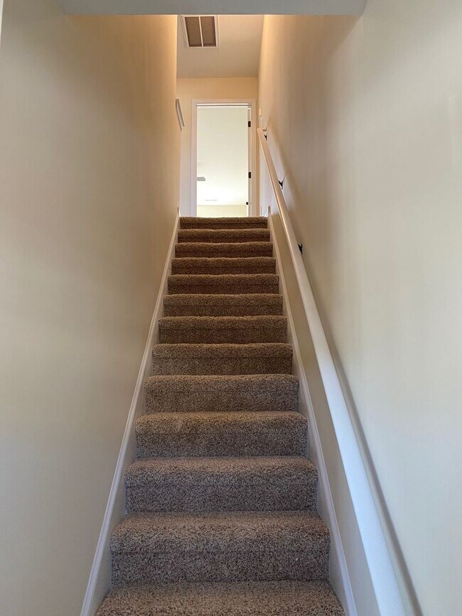 Building Photo - 2 bedroom, 2.5 bath end unit unfurnished townhouse in Sneads Ferry Justice Farm Townhome community