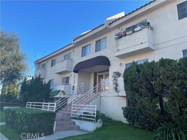 Primary Photo - 14758 Magnolia Blvd