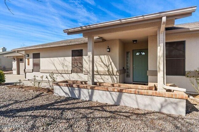Building Photo - 3900 N Taylor Dr