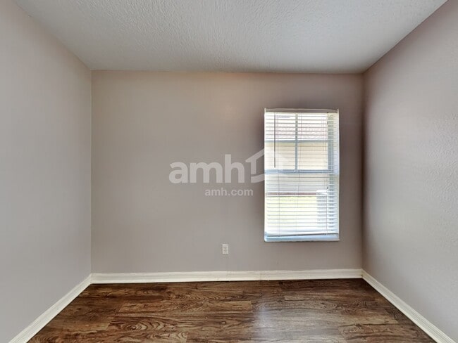 Building Photo - 204 Silver Palms Cir