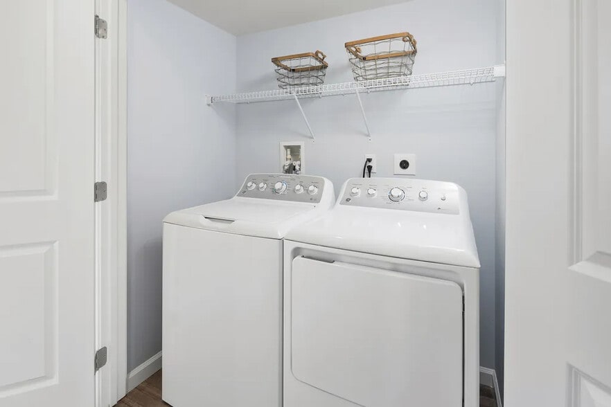 Building Photo - 6 Fieldcrest Alley Aly