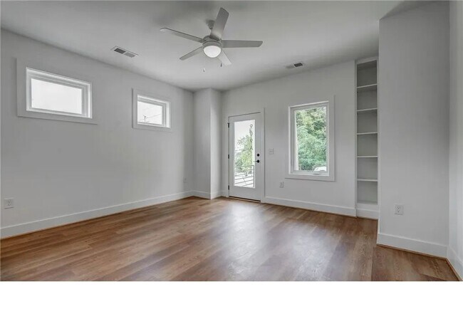 Building Photo - 909 Bainbridge St