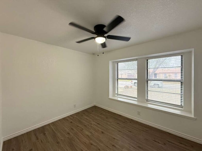 Building Photo - 5222 Tom Stafford Dr