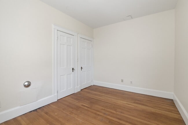 Building Photo - 17 Greenleaf St