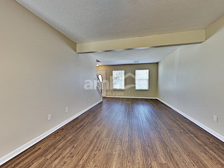 Building Photo - 4417 Oakbank Ln