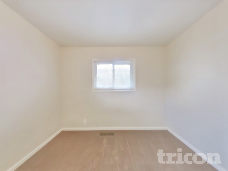 Building Photo - 2340 Logan Way