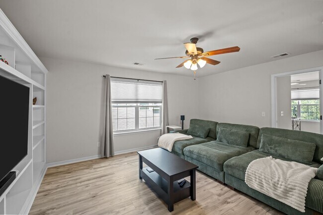 Building Photo - Relax by the Water – 4BR Home with Pond Views in Creekside