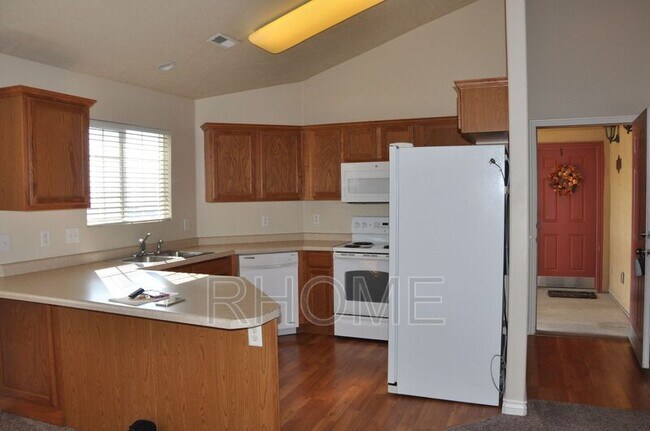 Building Photo - 1705 Westbury Way