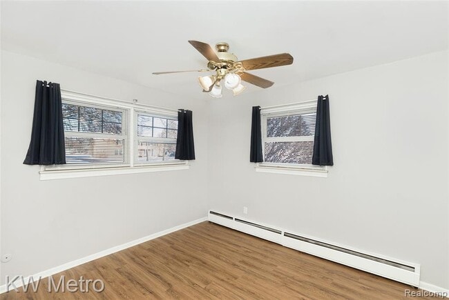 Building Photo - 2817 W 13 Mile Rd