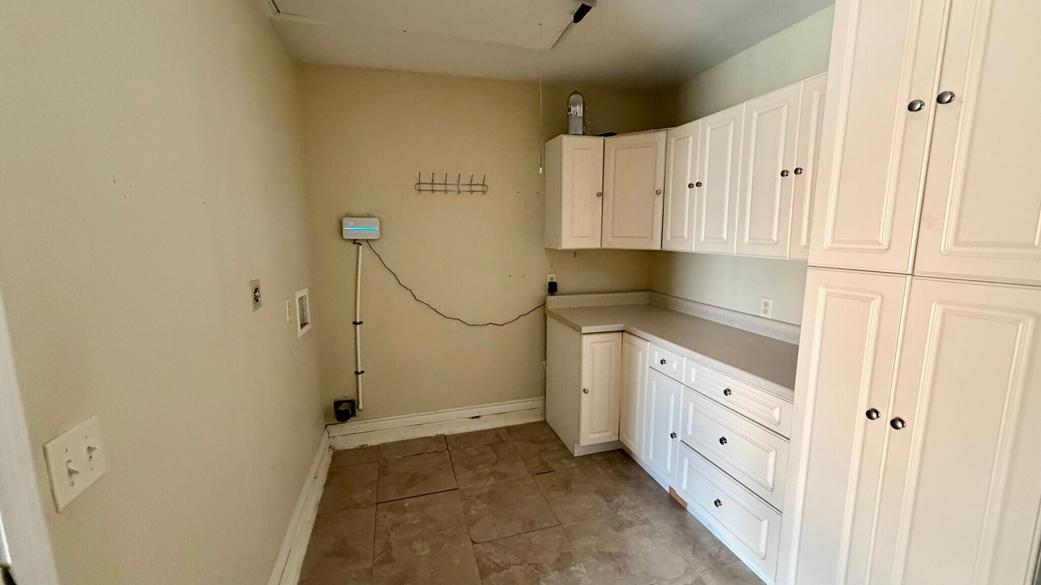 Building Photo - 1803 Redbud Cir