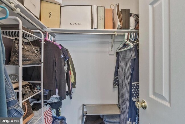 Building Photo - 1 Bentmoor Ct