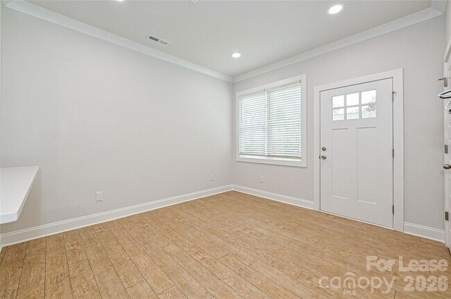 Building Photo - 1714 Club Rd