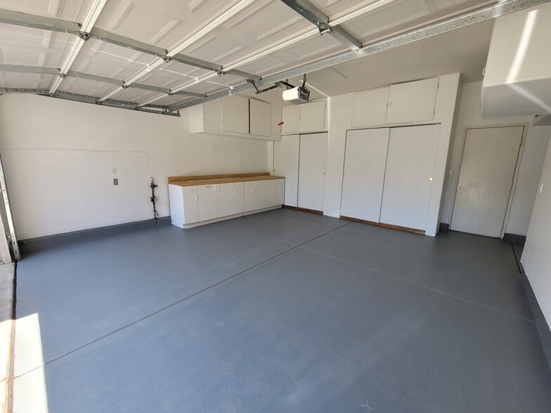 Building Photo - 11559 Compass Point Dr N
